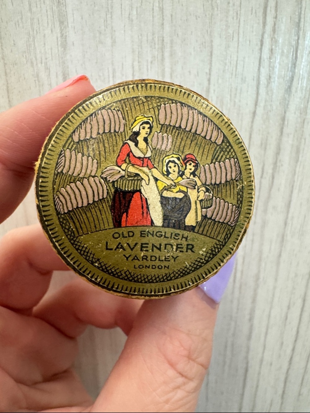 Yardley Old English Lavender cardboard powder box